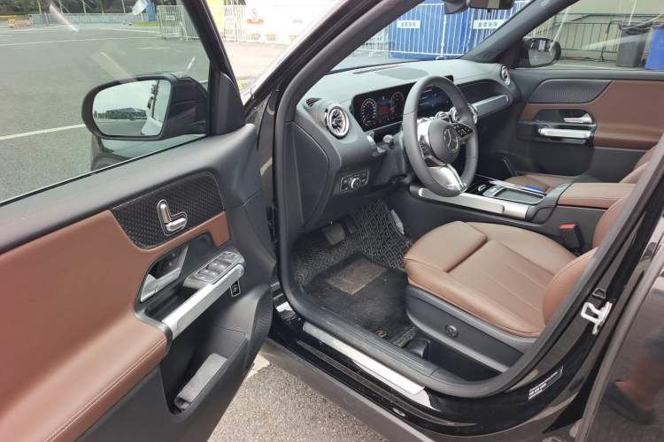 Used Mercedes-Benz GLB 2024 Refresh GLB 220 Dynamic Edition Driver Seat