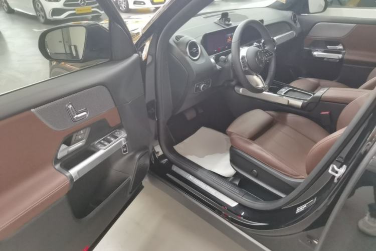 Used Mercedes-Benz GLB 2024-Year Restyled GLB 200 Dynamic Edition Driver Seat