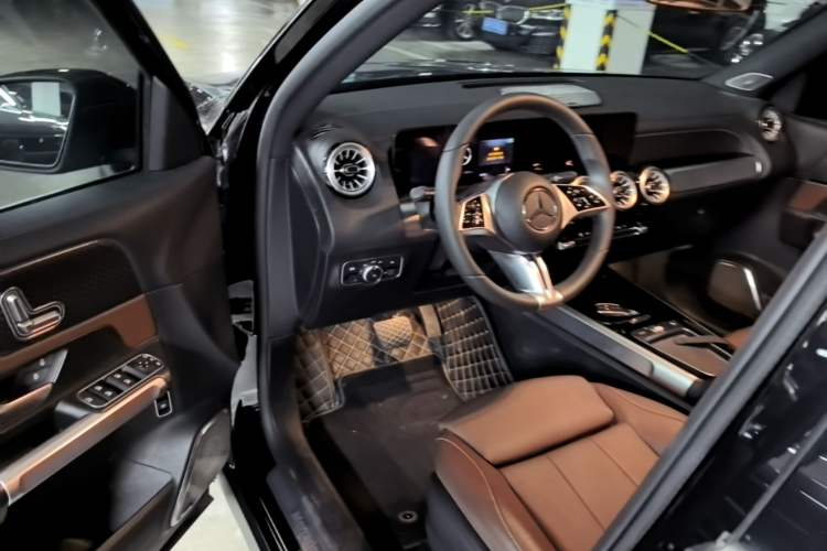 Used Mercedes-Benz GLB 2024 Refresh GLB 220 Dynamic Edition Driver Seat