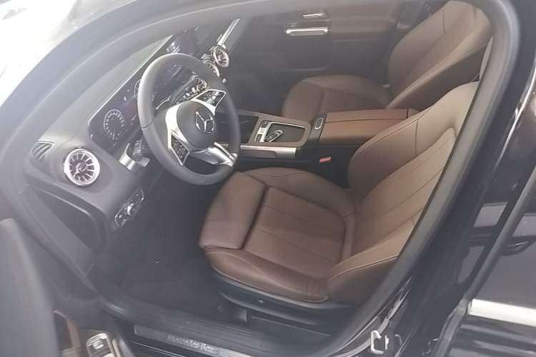 Used Mercedes-Benz GLB 2024 Refresh GLB 220 Dynamic Edition Driver Seat