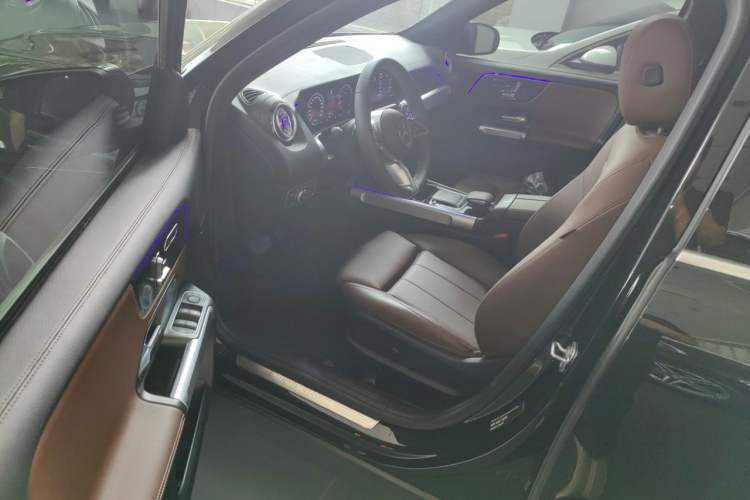 Used Mercedes-Benz GLB 2024 Refresh GLB 220 Fashion Edition Driver Seat