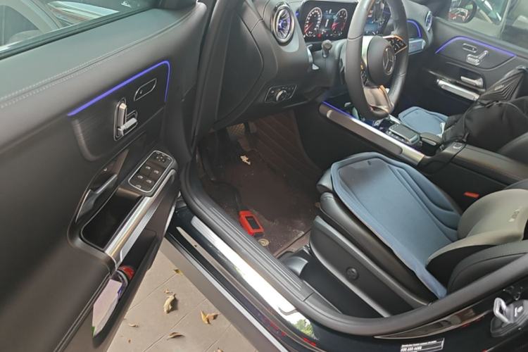 Used Mercedes-Benz GLB 2024 GLB 220 4MATIC Driver Seat