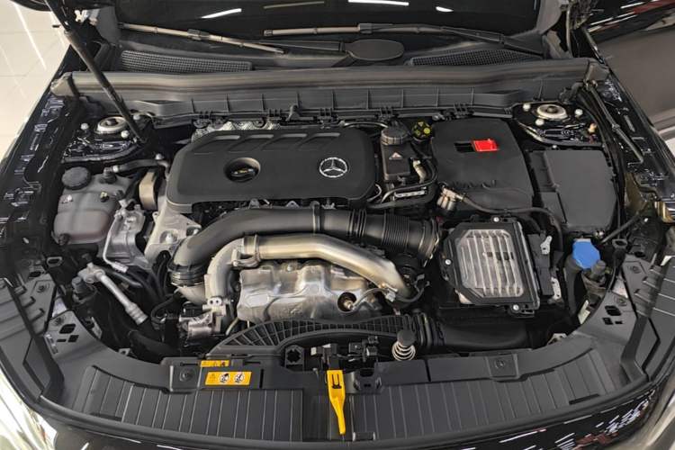 Used Mercedes-Benz GLB 2024 Refresh GLB 220 Dynamic Edition Engine Bay