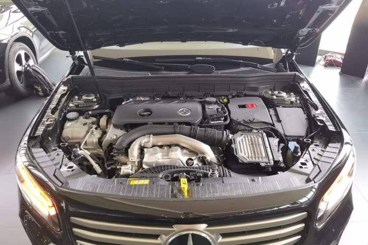 Used Mercedes-Benz GLB 2024 GLB 220 Fashion Model Engine Bay