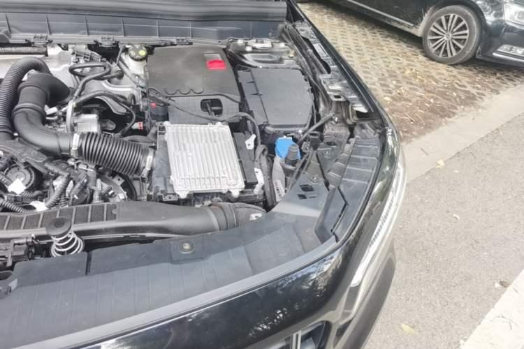 Used Mercedes-Benz GLB 2024-Year Restyled GLB 200 Dynamic Edition Engine Bay Left