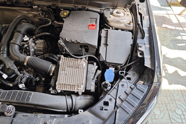 Used Mercedes-Benz GLB 2024-Year Restyled GLB 200 Dynamic Edition Engine Bay Left