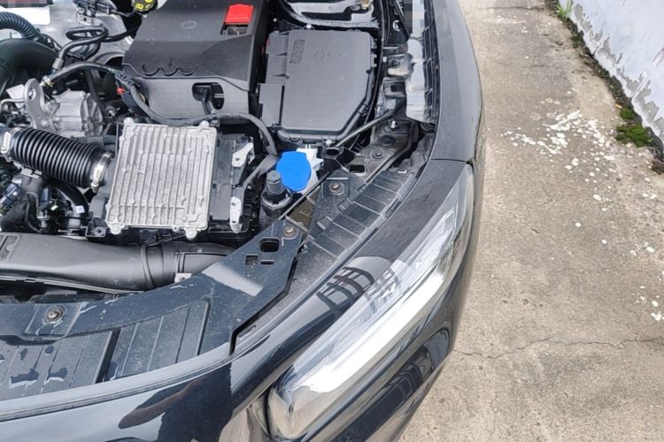 Used Mercedes-Benz GLB 2024-Year Restyled GLB 200 Dynamic Edition Engine Bay Left