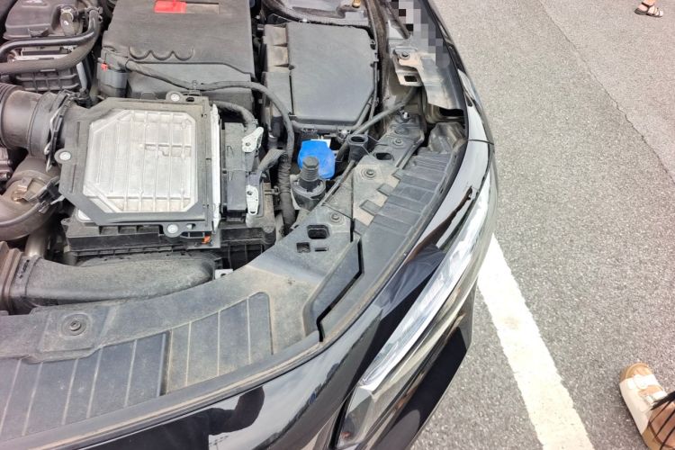 Used Mercedes-Benz GLB 2024 Refresh GLB 220 Dynamic Edition Engine Bay Left