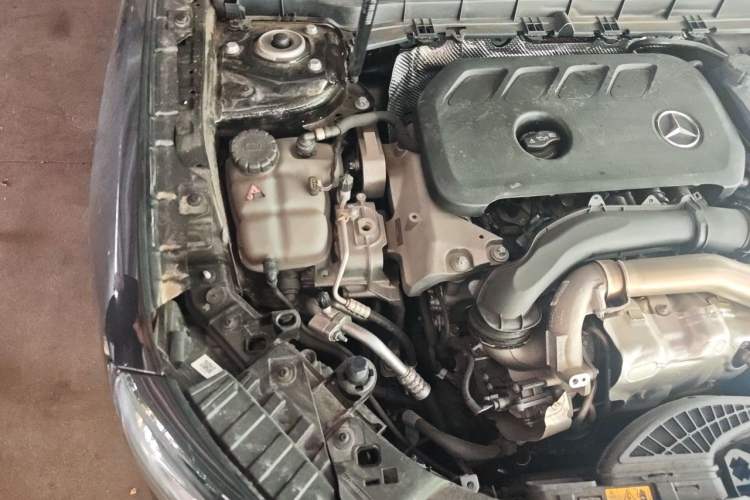 Used Mercedes-Benz GLB 2024 GLB 220 Fashion Model Engine Bay Right