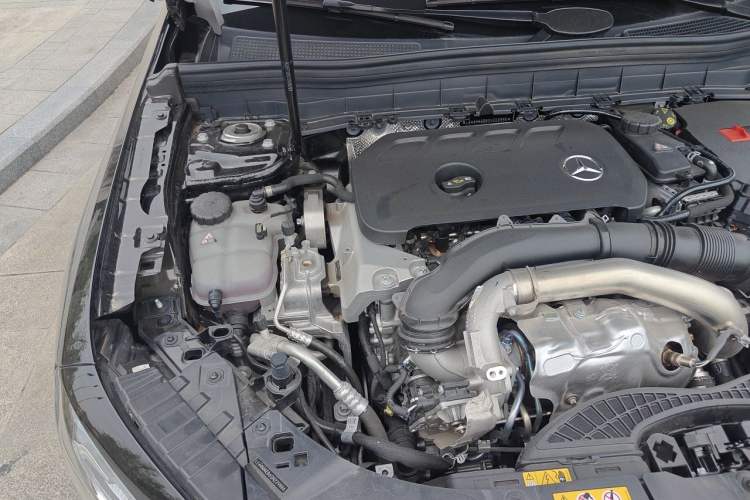 Used Mercedes-Benz GLB 2024 GLB 220 Fashion Model Engine Bay Right