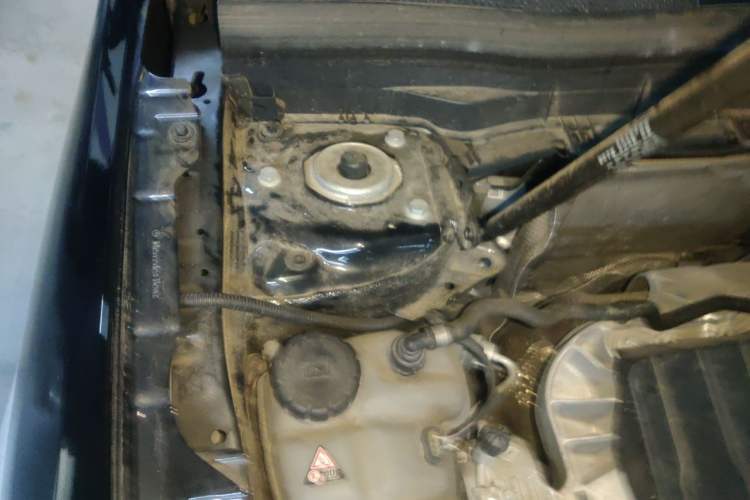 Used Mercedes-Benz GLB 2024-Year Restyled GLB 200 Dynamic Edition Engine Bay Right