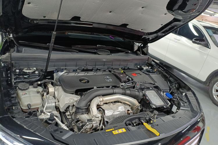 Used Mercedes-Benz GLB 2024 GLB 220 Fashion Model Engine Bay
