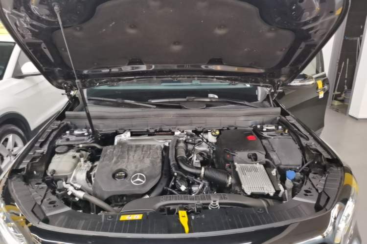 Used Mercedes-Benz GLB 2024-Year Restyled GLB 200 Dynamic Edition Engine Bay