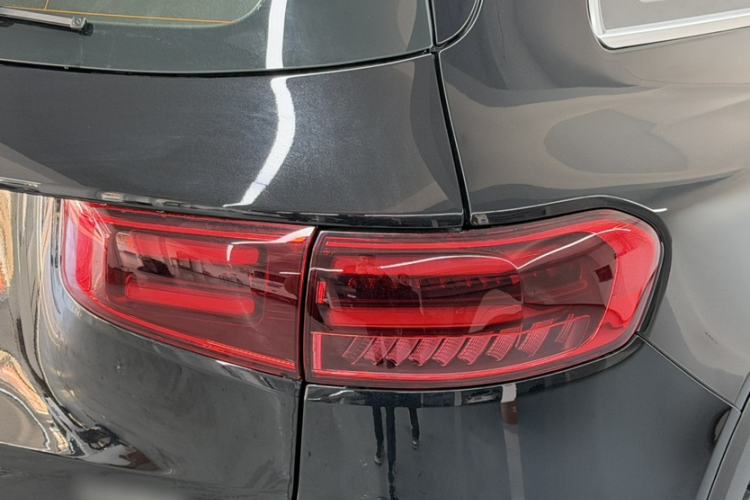 Used Mercedes-Benz GLB 2024 GLB 220 Dynamic Edition Exterior 2