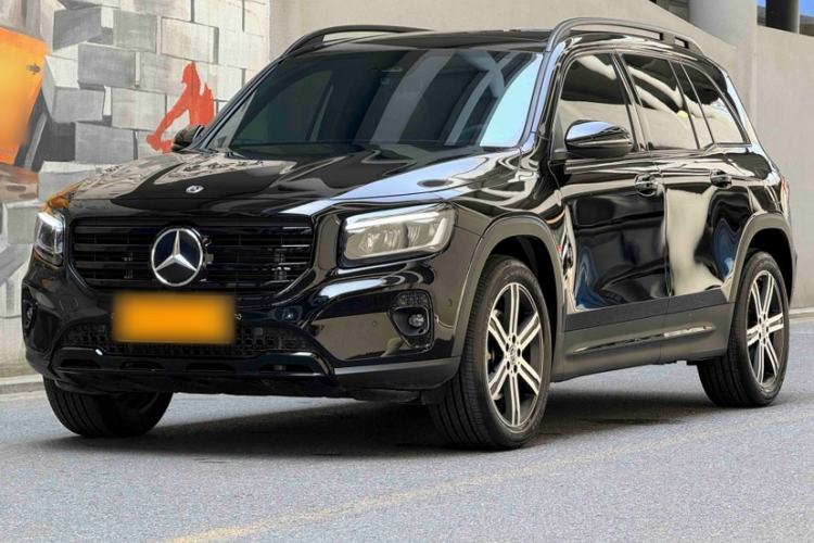 Used Mercedes-Benz GLB 2024-Year Restyled GLB 220 4MATIC Exterior 2