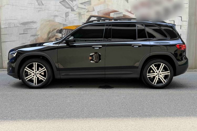 Used Mercedes-Benz GLB 2024-Year Restyled GLB 220 4MATIC Exterior 3