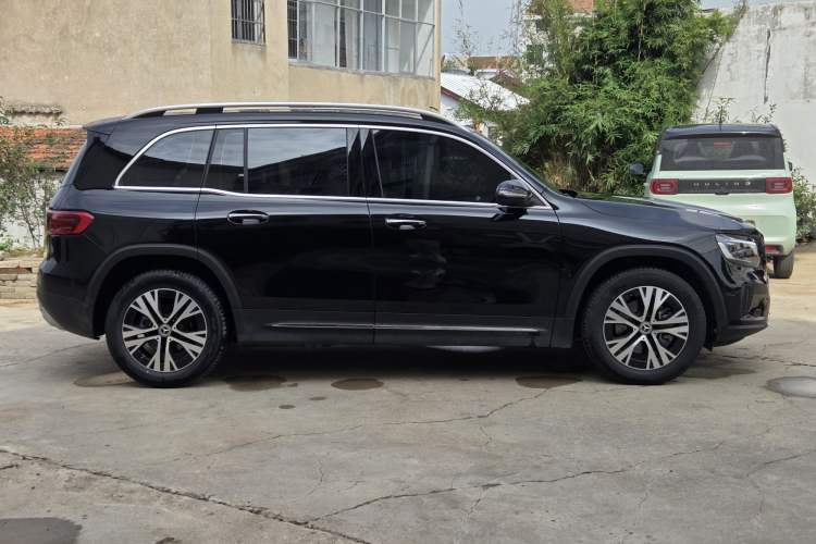 Used Mercedes-Benz GLB 2024 Refresh GLB 220 Dynamic Edition Exterior 3