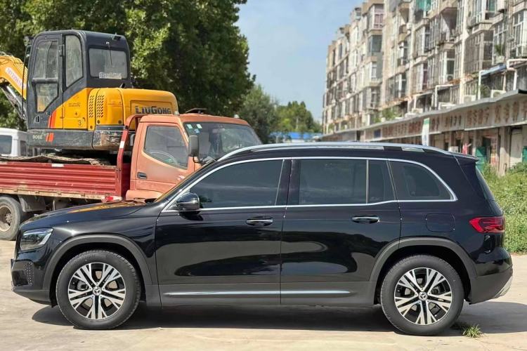 Used Mercedes-Benz GLB 2024 Refresh GLB 220 Dynamic Edition Exterior 3
