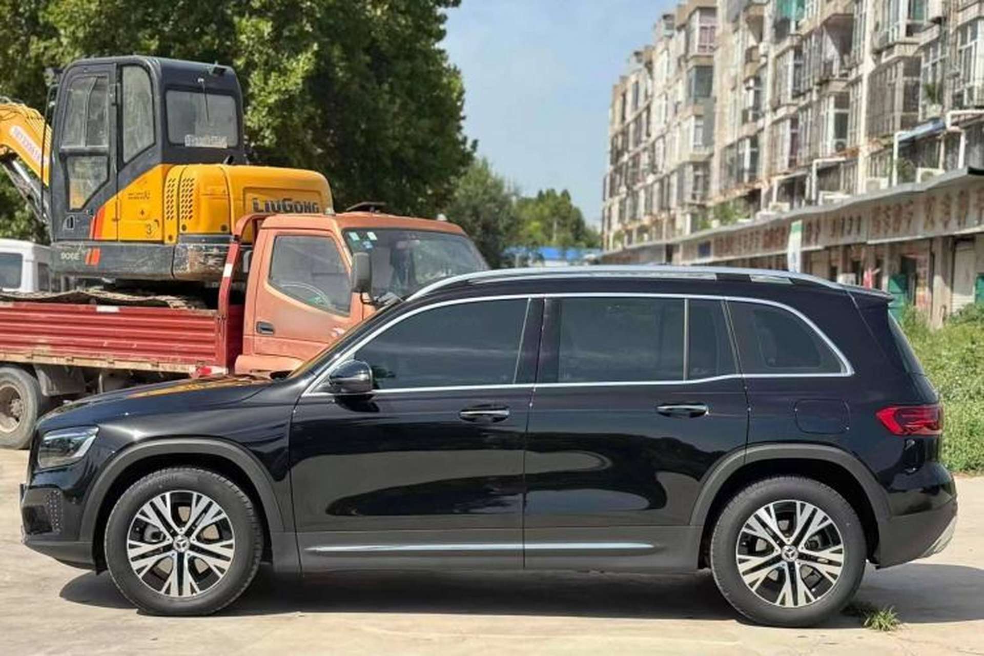 Used Mercedes-Benz GLB 2024 Refresh GLB 220 Dynamic Edition Exterior 3