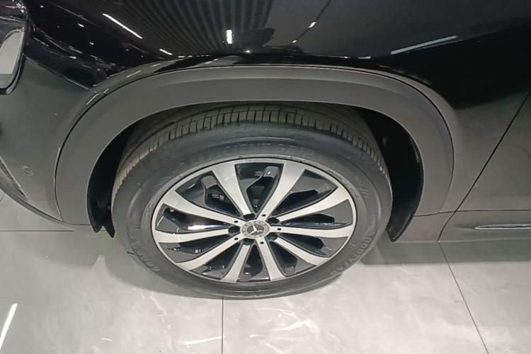 Used Mercedes-Benz GLB 2024 GLB 220 Fashion Model Exterior 4