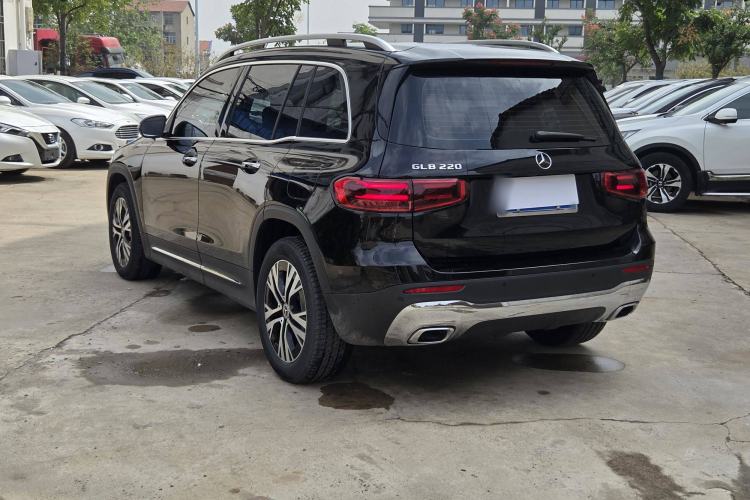 Used Mercedes-Benz GLB 2024 Refresh GLB 220 Dynamic Edition Exterior 4