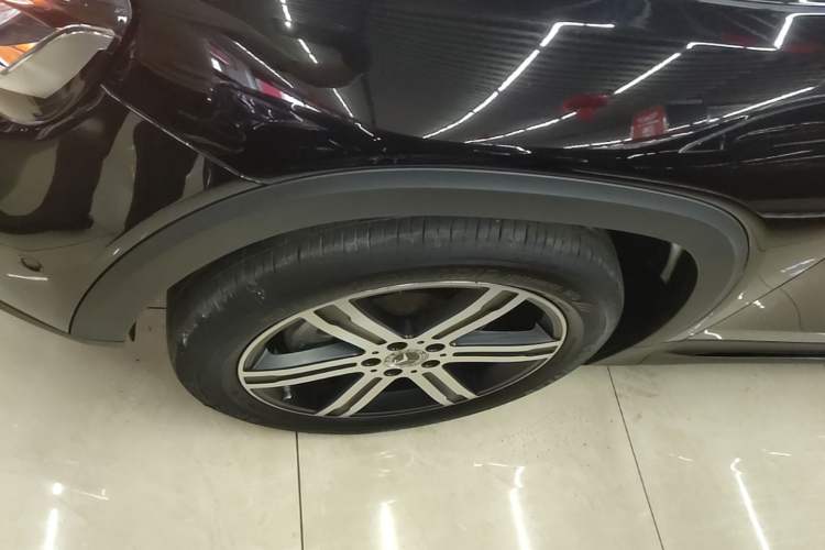 Used Mercedes-Benz GLB 2024-Year Restyled GLB 220 4MATIC Exterior 4