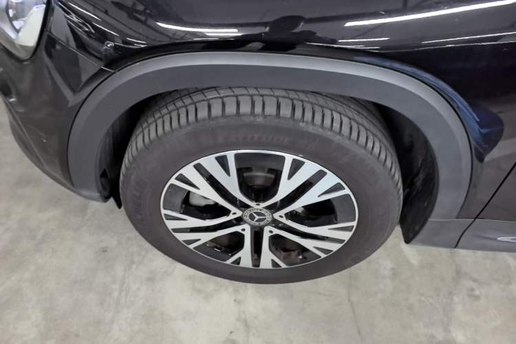 Used Mercedes-Benz GLB 2024 Refresh GLB 220 Dynamic Edition Exterior 4
