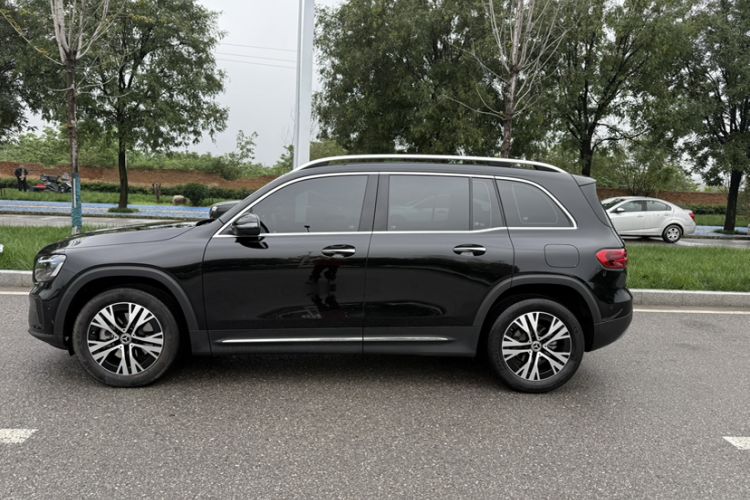 Used Mercedes-Benz GLB 2024 Refresh GLB 220 Dynamic Edition Exterior 5