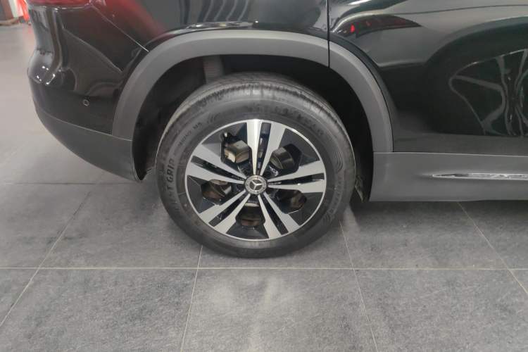 Used Mercedes-Benz GLB 2024 GLB 200 Dynamic Edition Exterior 5