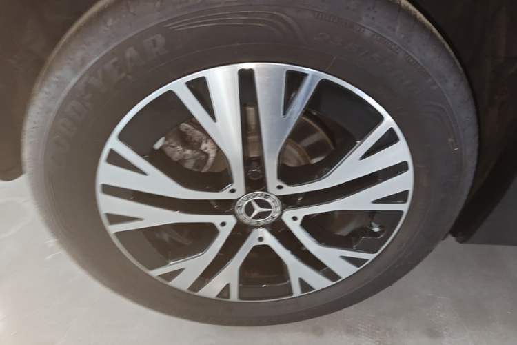 Used Mercedes-Benz GLB 2024 Refresh GLB 220 Dynamic Edition Exterior 5