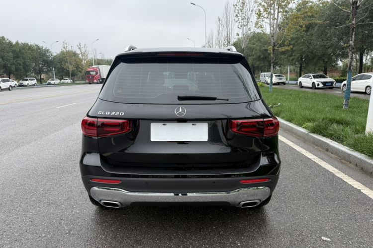 Used Mercedes-Benz GLB 2024 Refresh GLB 220 Dynamic Edition Exterior 6