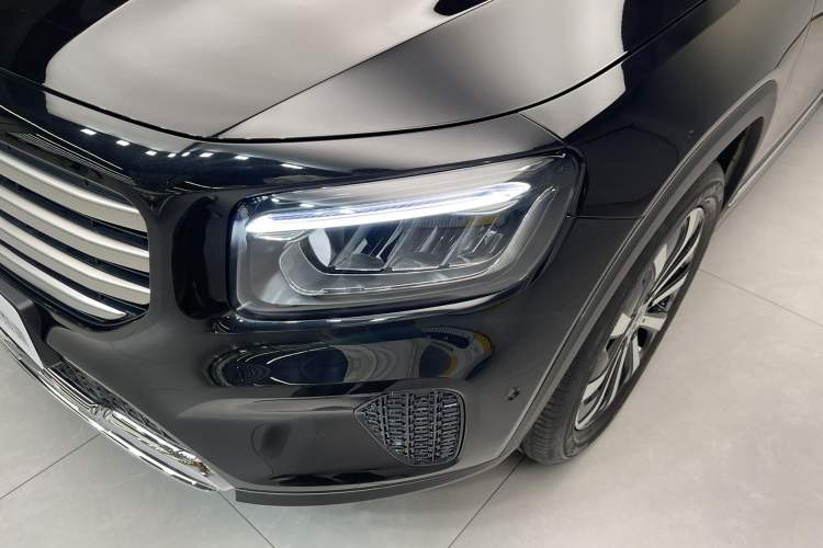 Used Mercedes-Benz GLB 2024 Refresh GLB 220 Fashion Edition Exterior 8