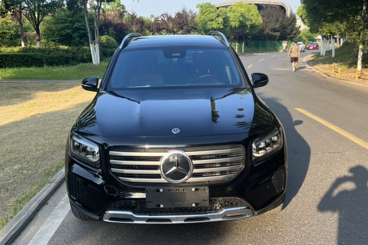 Used Mercedes-Benz GLB 2024 GLB 220 Dynamic Edition Exterior 8