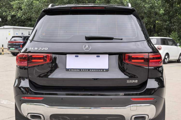Used Mercedes-Benz GLB 2024 Refresh GLB 220 Dynamic Edition Exterior 8