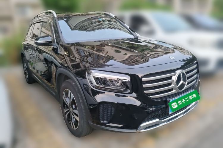 Used Mercedes-Benz GLB 2024 GLB 200 Fashion Model Front Right 45 Deg