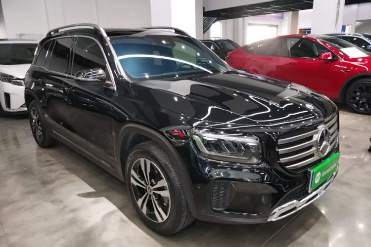 Used Mercedes-Benz GLB 2024 GLB 200 Dynamic Edition Front Right 45 Deg