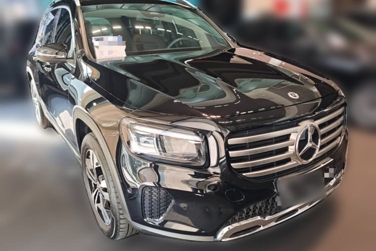 Used Mercedes-Benz GLB 2024-Year Restyled GLB 200 Dynamic Edition Front Right 45 Deg