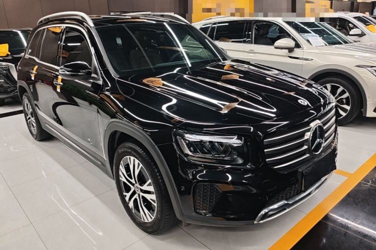 Used Mercedes-Benz GLB 2024 Refresh GLB 220 Dynamic Edition Front Right 45 Deg