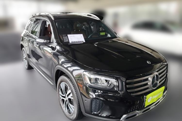 Used Mercedes-Benz GLB 2024 Refresh GLB 220 Dynamic Edition Front Right 45 Deg