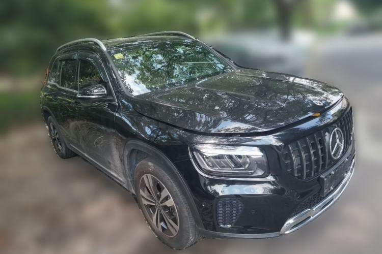 Used Mercedes-Benz GLB 2024-Year Restyled GLB 200 Dynamic Edition Front Right 45 Deg