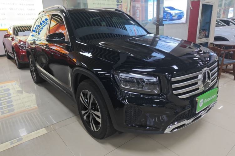 Used Mercedes-Benz GLB 2024 GLB 200 Dynamic Edition Front Right 45 Deg