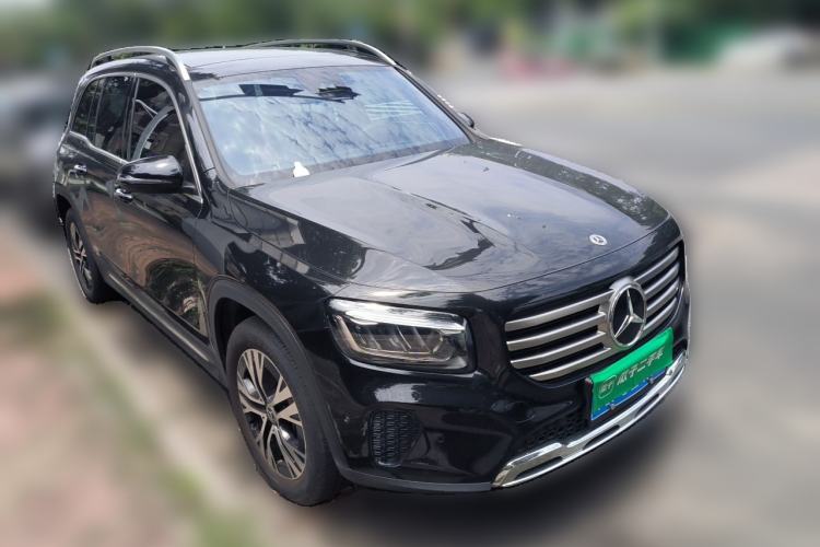 Used Mercedes-Benz GLB 2024 Refresh GLB 220 Dynamic Edition Front Right 45 Deg
