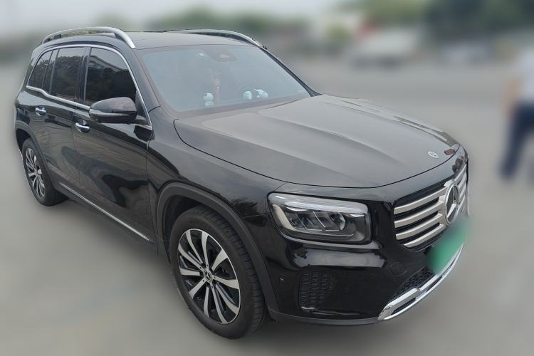 Used Mercedes-Benz GLB 2024 GLB 220 Fashion Model Front Right 45 Deg