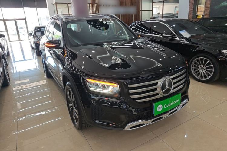 Used Mercedes-Benz GLB 2024 GLB 200 Dynamic Edition Front Right 45 Deg