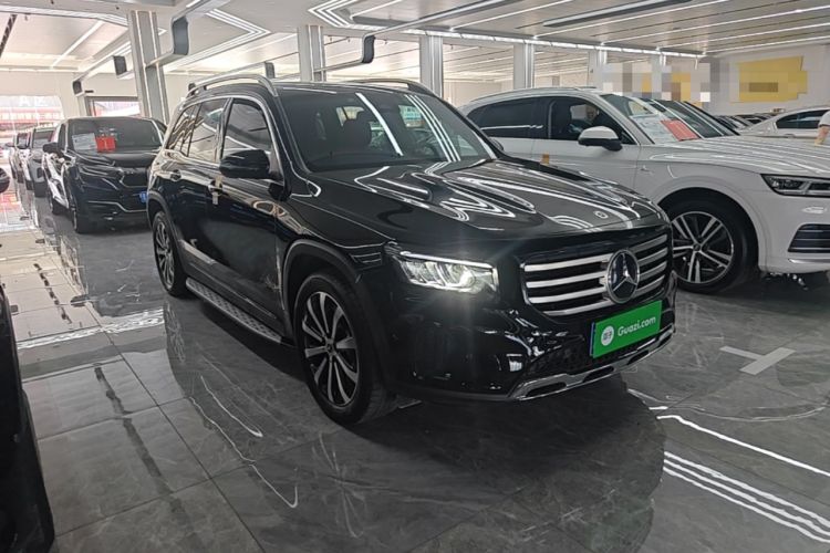 Used Mercedes-Benz GLB 2024 GLB 220 Fashion Model Front Right 45 Deg
