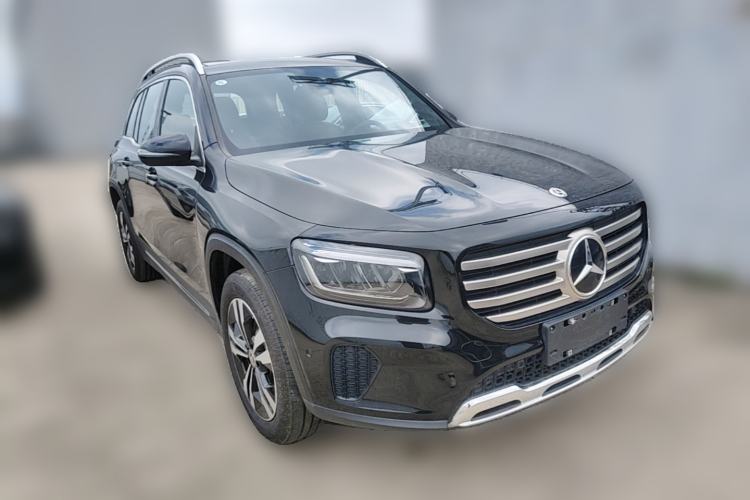 Used Mercedes-Benz GLB 2024-Year Restyled GLB 200 Dynamic Edition Front Right 45 Deg