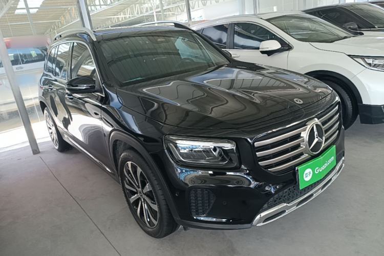 Used Mercedes-Benz GLB 2024 GLB 220 Fashion Model Front Right 45 Deg