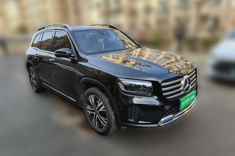 Used Mercedes-Benz GLB 2024 Refresh GLB 220 Dynamic Edition Front Right 45 Deg
