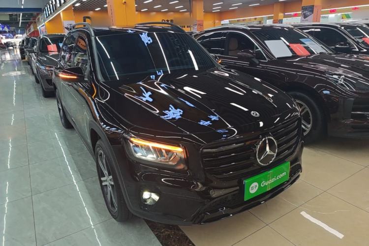 Used Mercedes-Benz GLB 2024-Year Restyled GLB 220 4MATIC Front Right 45 Deg