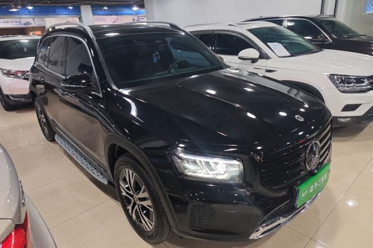 Used Mercedes-Benz GLB 2024 Refresh GLB 220 Dynamic Edition Front Right 45 Deg